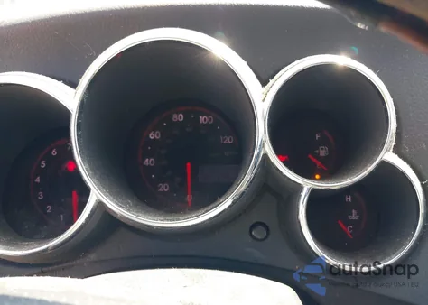 2005 Pontiac Vibe z USA, uszkodzony, nr VIN 5Y2SL63835Z446876